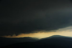 Před bouřkou – pohled ze Zlatého návrší 