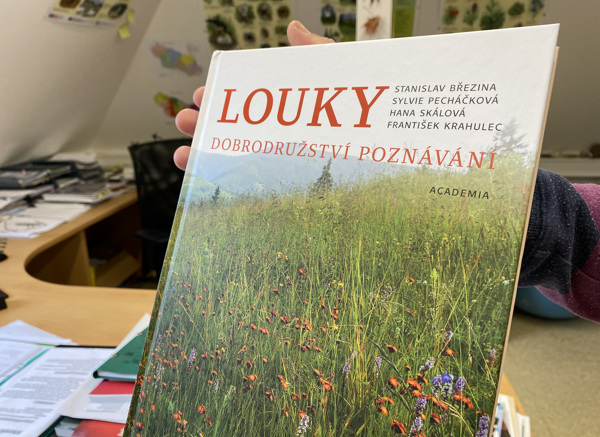 Kniha Louky – dobrodružství poznávání autorů Stanislava Březiny, Sylvie Pecháčkové, Hany Skálové a Františka Krahulce získala prestižní ocenění Magnesia Litera v kategorii za naučnou literaturu.