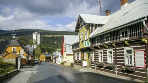  Informační centrum Správy KRNAP v Peci pod Sněžkou se dočasně stěhuje do budovy pošty z důvodu plánované rekonstrukce objektu. Foto: Kamila Antošová, Správa KRNAP