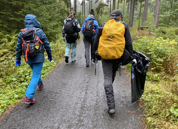 Akce Čisté Krkonoše organizuje Správa KRNAP dvakrát do roka