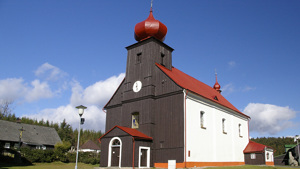 Kostel sv. Petra a Pavla v Malé Úpě.